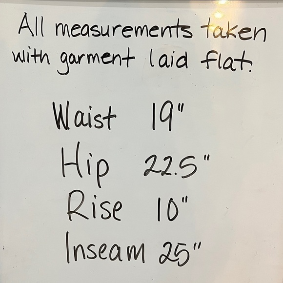 Chico’s Platinum Mid Rise Cropped White Jeans Chico’s Size 3 (US Size 16) - Picture 5 of 7